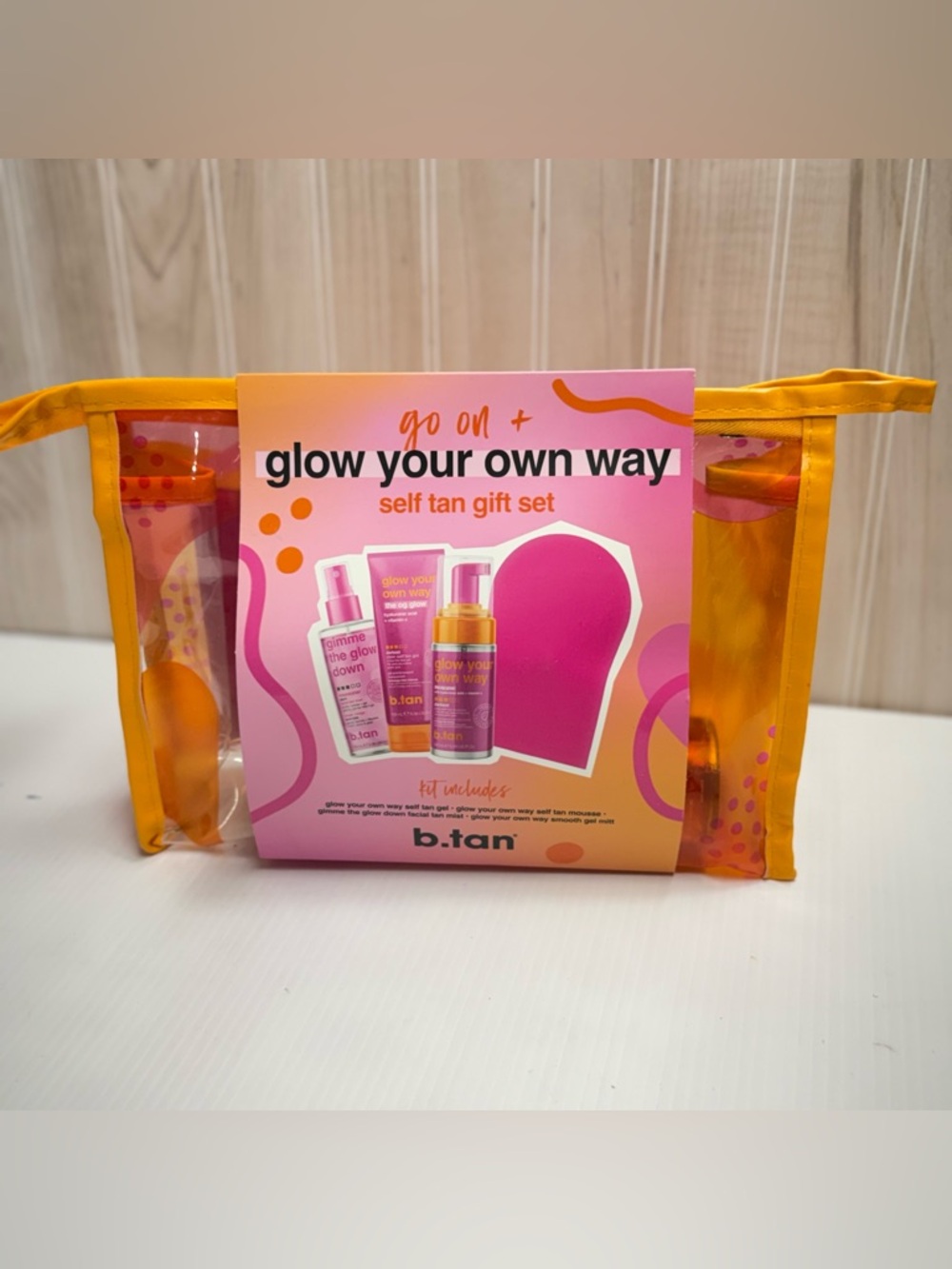 Glow Your Own Way Self Tan Gift Set - Pink & Orange